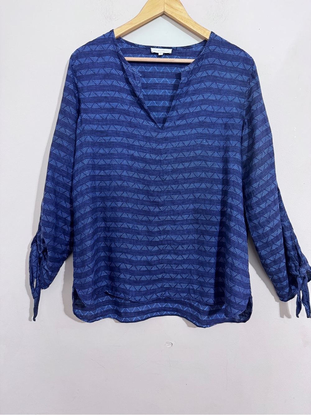 Ann Mashburn Linen Cotton Top Women's Blue Patterned V-Neck Tie-Sleeve size M